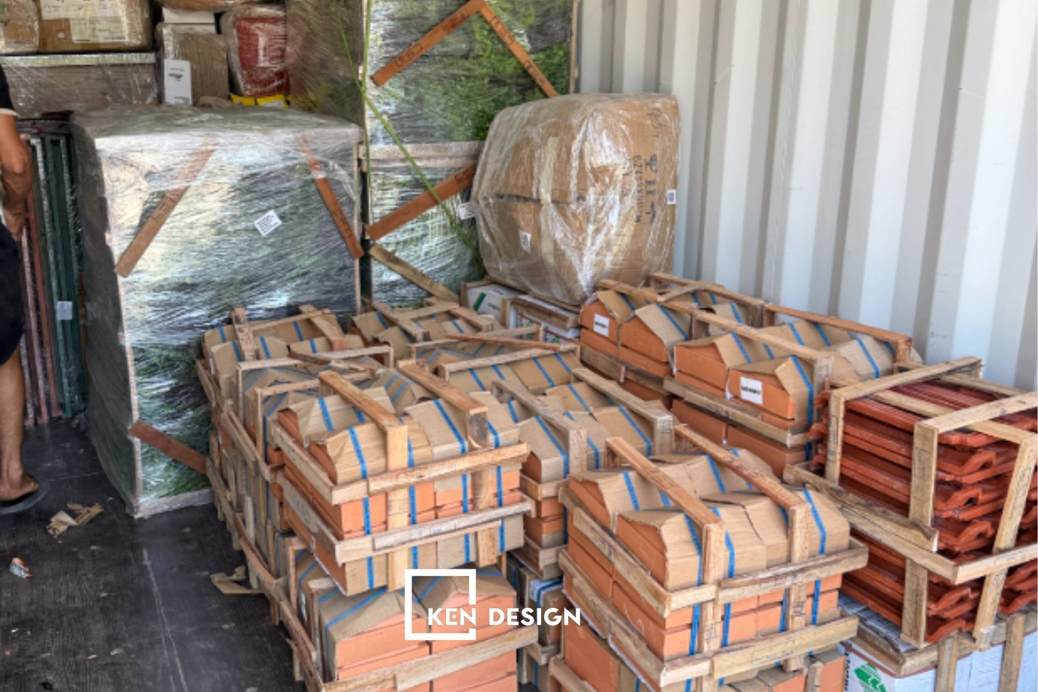 chi-phi-van-chuyen-noi-that-tu-viet-nam-khi-thi-cong-nha-hang-tai-duc4