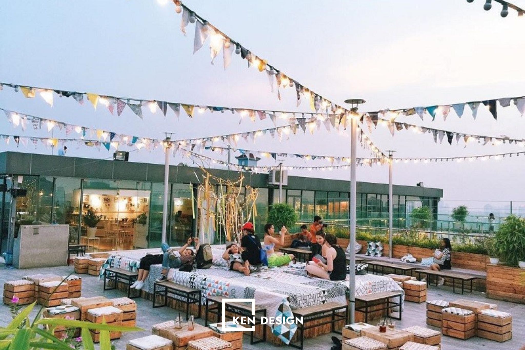 mau-thiet-ke-quan-cafe-san-thuong