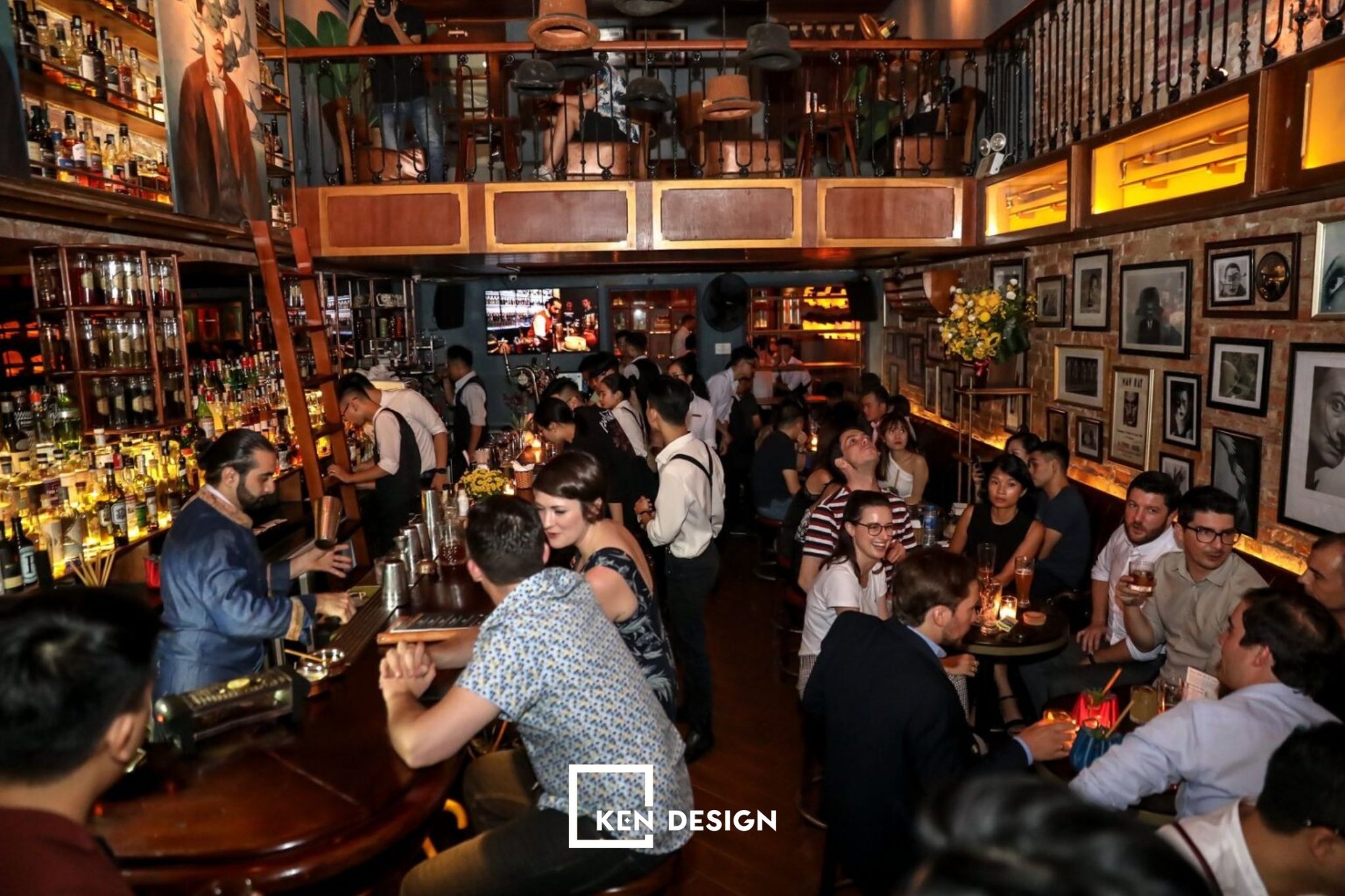 thiết kế pub cổ điển